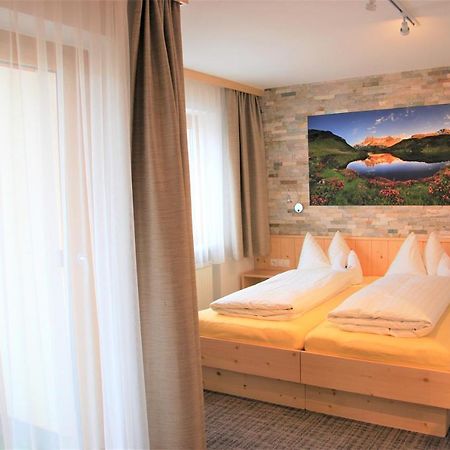 Haus Moostal Hotel Sankt Anton am Arlberg Buitenkant foto