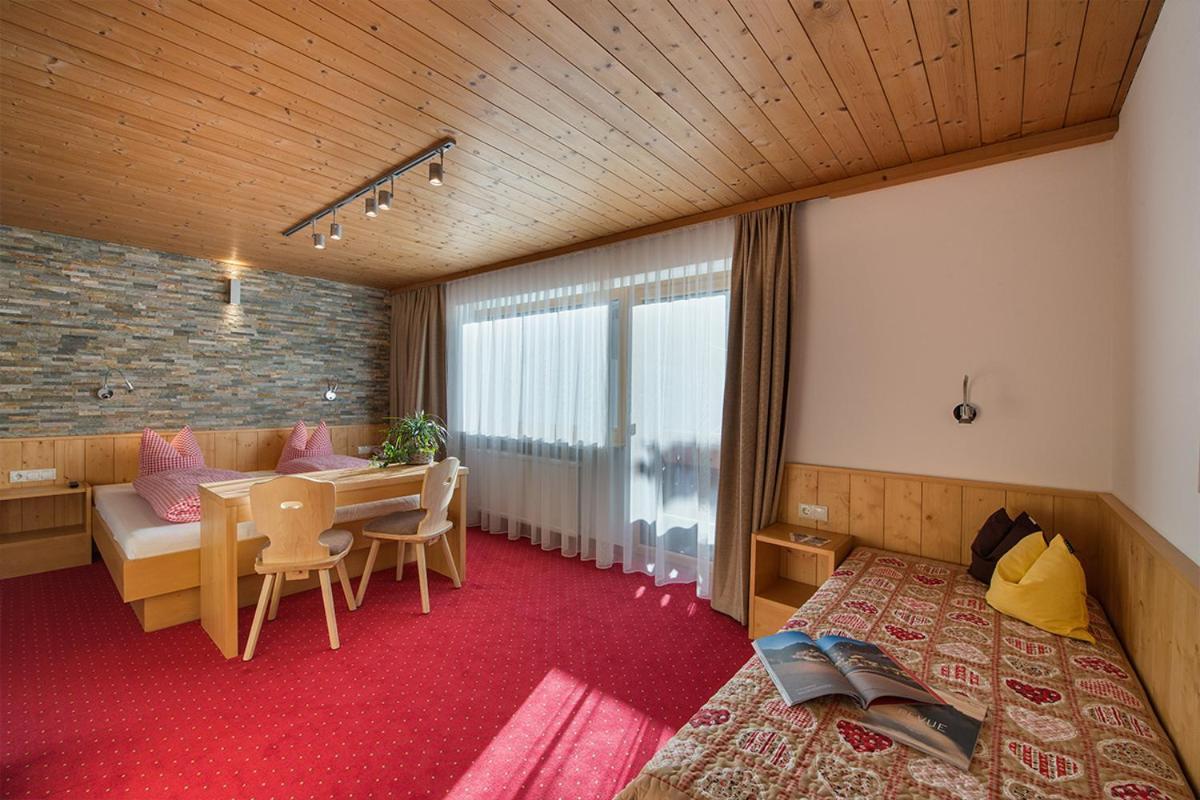 Haus Moostal Hotel Sankt Anton am Arlberg Buitenkant foto